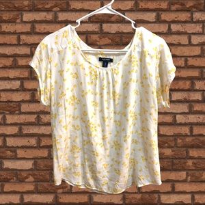 Old Navy apple print shirt size medium